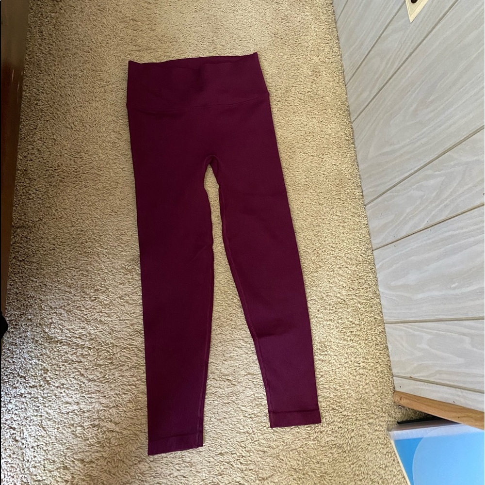 Maroon leggings